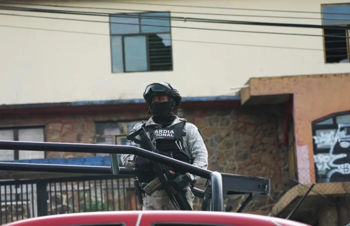 Comando-armado-irrumpe-escuela