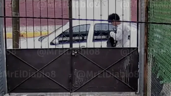 joven-abandono-bebe-vida-bolsa