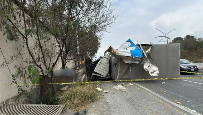 tripulantes-camion-salieron-proyectados-jardinera