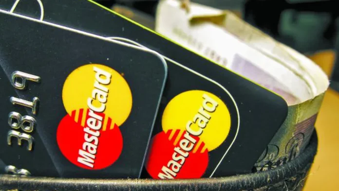 tarifas-intercambio-subido-plasticos-debito