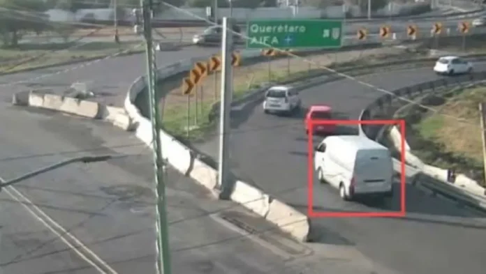 camioneta-ligada-asesinos-funcionarios-captada